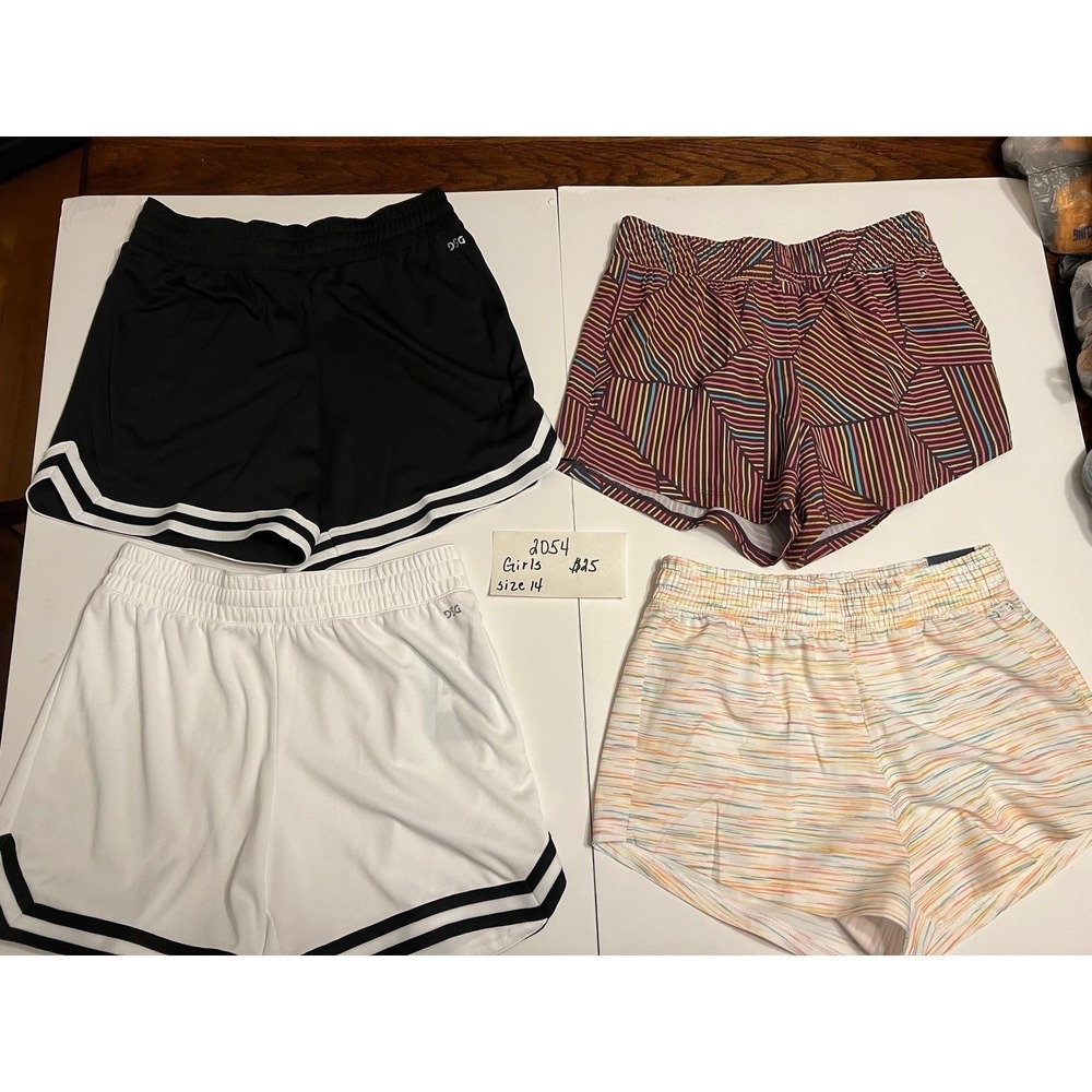 Girls size 14 shorts (2054)